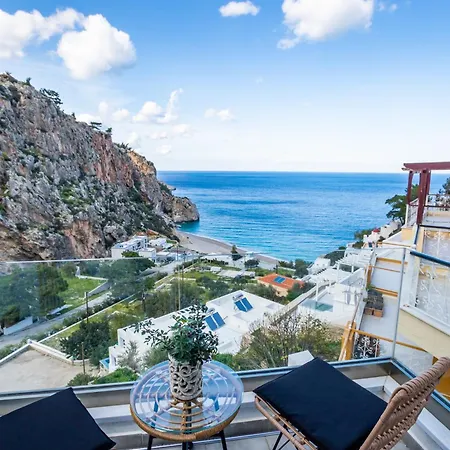 Yploui Kyra Panagia