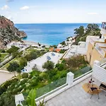 Yploui Kyra Panagia