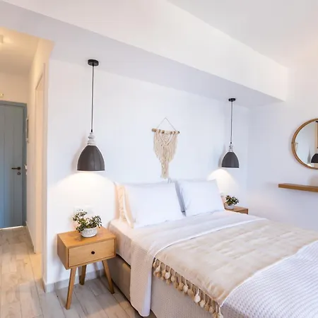 Yploui Apartment Kyra Panagia