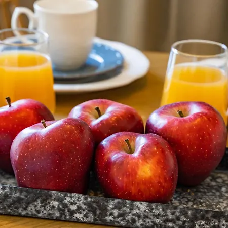 Yploui * Kyra Panagia