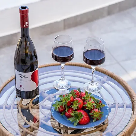 Yploui * Kyra Panagia