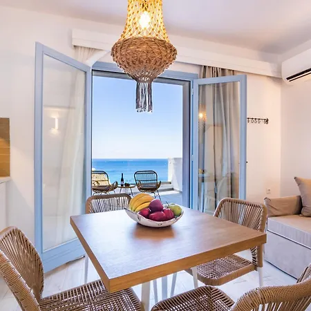 Yploui * Kyra Panagia