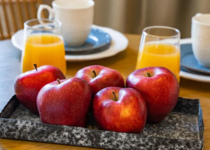 Yploui * Kyra Panagia