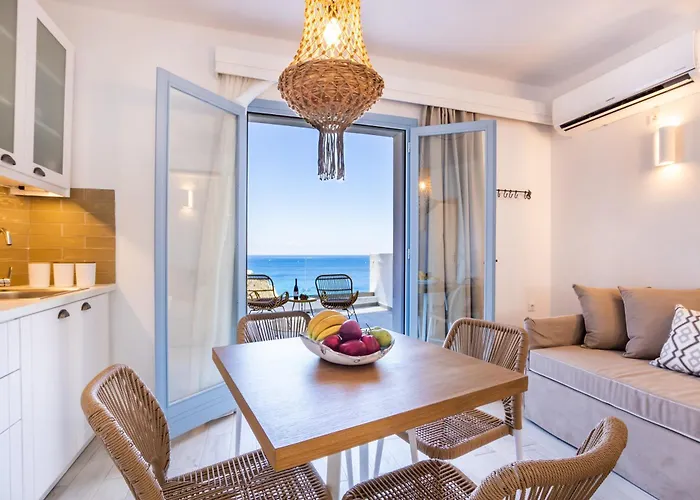 Yploui * Kyra Panagia